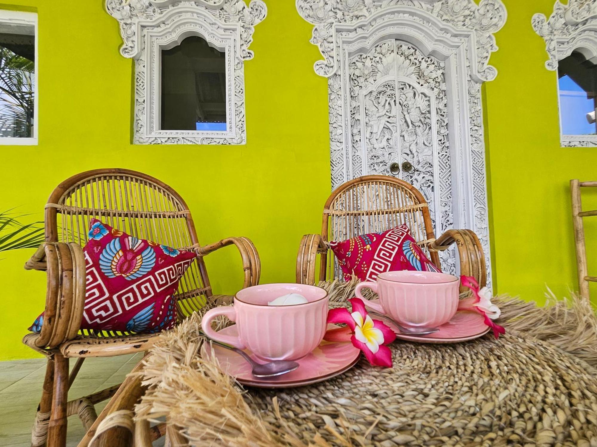 ホテル United Colors Of Lembongan エクステリア 写真